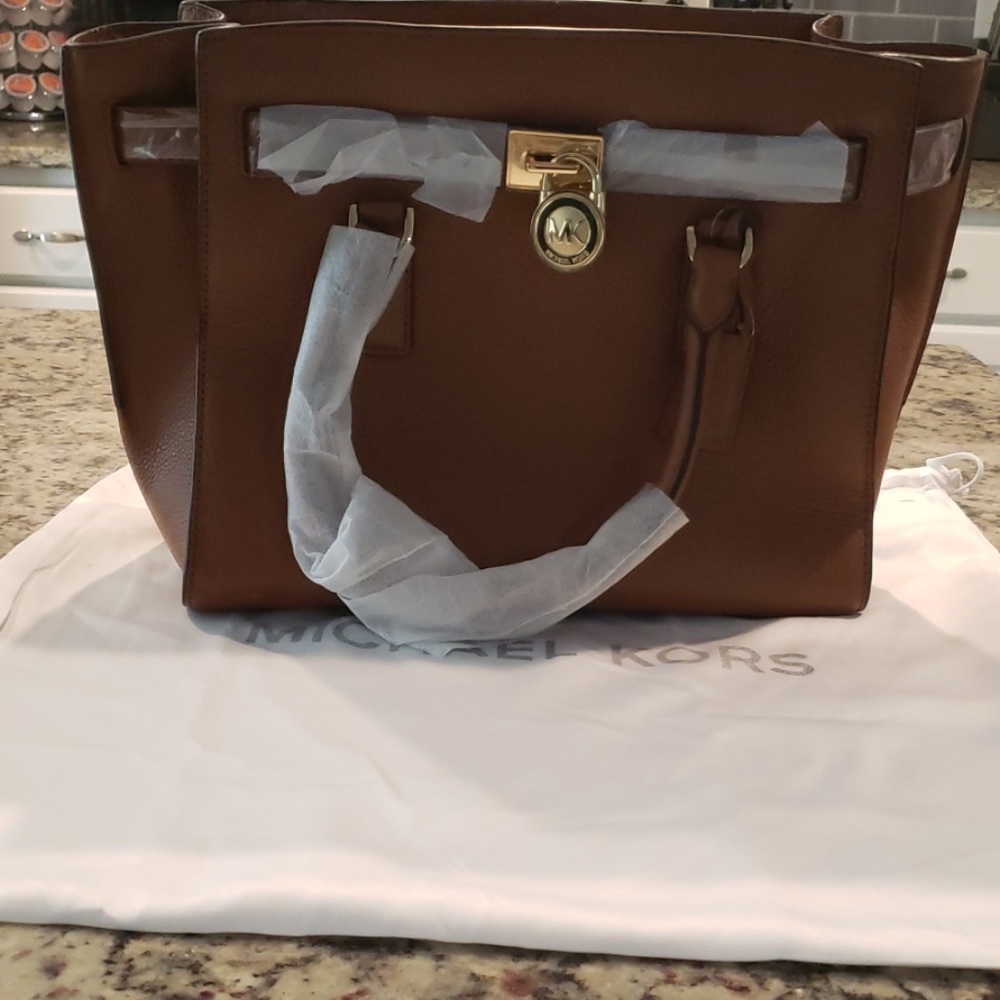 Michael Kors Hamilton traveler purse